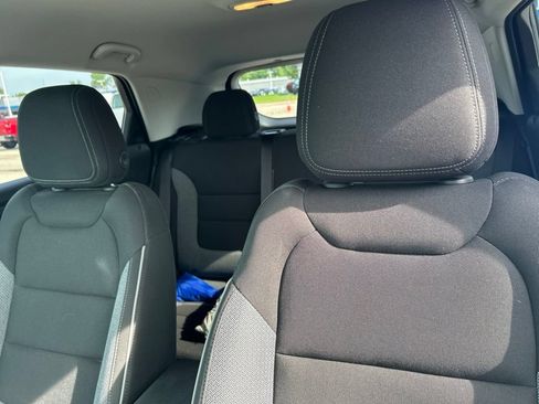 Used 2023 Chevrolet TrailBlazer LT w/ Convenience Package FWD image 4