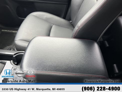 Used 2018 Toyota 4Runner TRD Off-Road Premium w/ Convenience Package AWD/4WD image 20