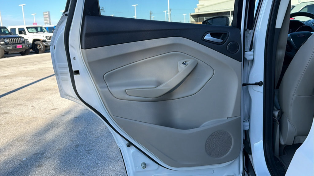 Used 2015 Ford Escape SE w/ Equipment Group 201A FWD image 23