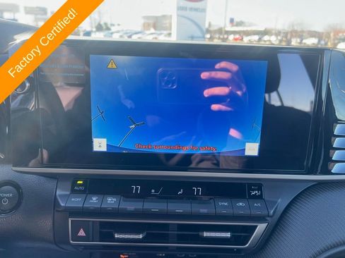 Used 2025 Toyota Camry SE image 20