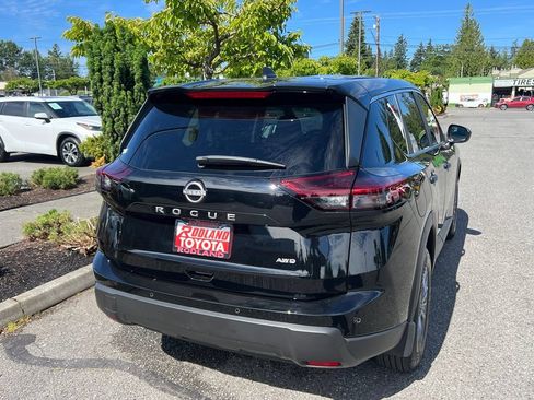 Used 2025 Nissan Rogue S AWD/4WD image 7