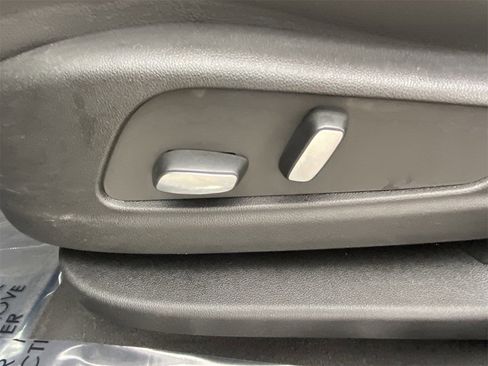 Certified 2024 Cadillac XT6 Luxury image 21