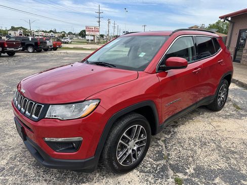Used 2018 Jeep Compass Latitude w/ Popular Equipment Group FWD image 5