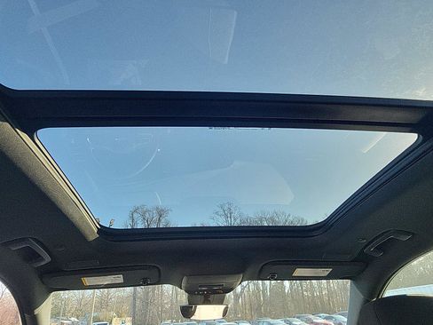 New 2026 Chevrolet Traverse LT w/ Sun and Wheel Package FWD image 21