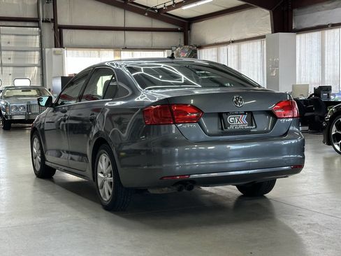Used 2013 Volkswagen Jetta SE image 4