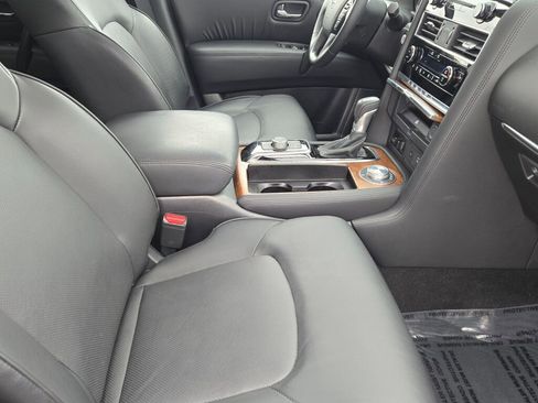 Used 2024 Nissan Armada SL w/ Captain's Chairs Package image 6
