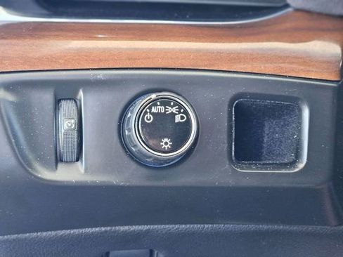 Used 2020 Cadillac Escalade Premium Luxury image 20