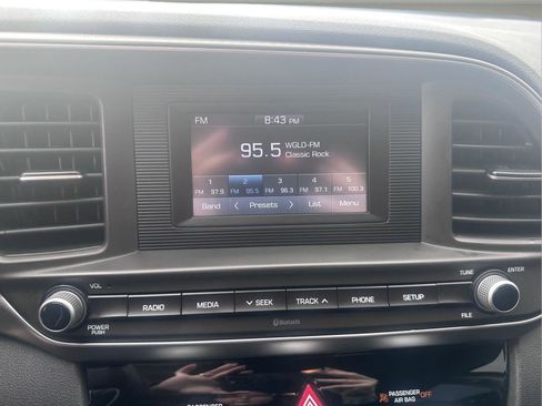 Used 2019 Hyundai Elantra SE w/ Cargo Package image 5