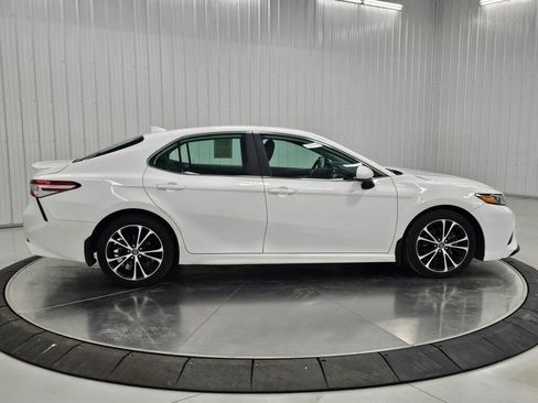 Used 2020 Toyota Camry SE image 38