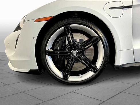 Used 2020 Porsche Taycan Turbo image 10