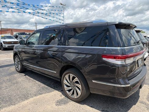 Used 2024 Lincoln Navigator L Reserve AWD/4WD image 2