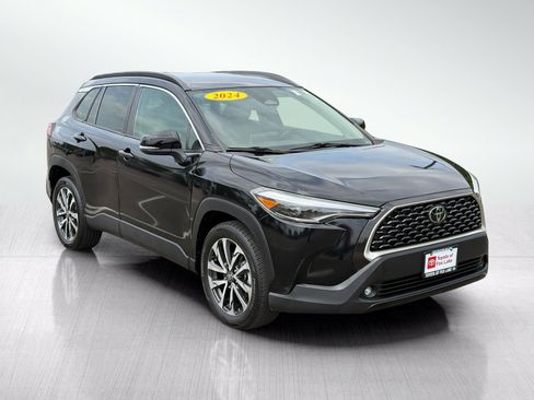 Used 2024 Toyota Corolla Cross XLE AWD/4WD image 7