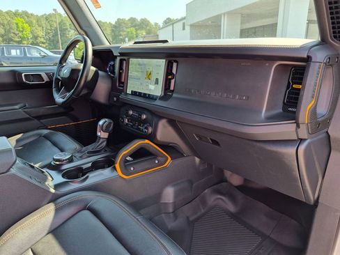 Used 2024 Ford Bronco Badlands AWD/4WD image 32