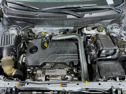 Used 2024 Chevrolet Equinox LT image 32