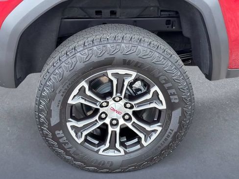 Used 2025 GMC Canyon AT4 AWD/4WD image 10
