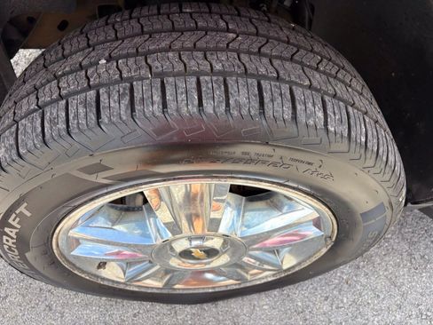 Used 2010 Chevrolet Suburban LTZ AWD/4WD image 10