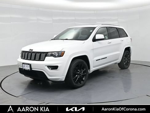 Used 2021 Jeep Grand Cherokee Laredo X AWD/4WD image 1