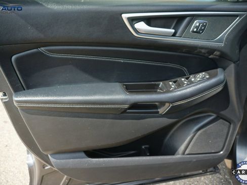 Used 2018 Ford Edge Titanium image 26