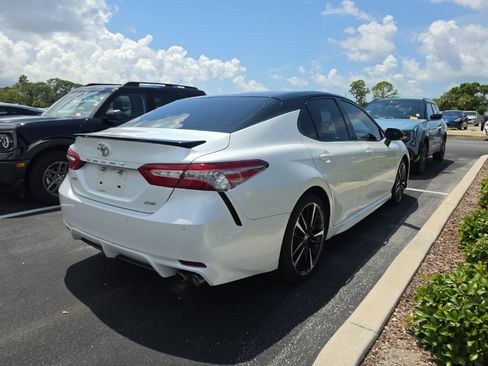 Used 2018 Toyota Camry XSE FWD image 14