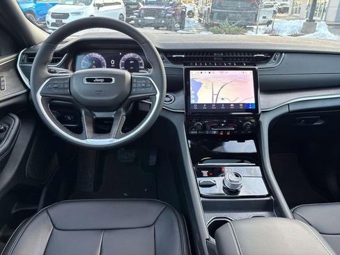 New 2025 Jeep Grand Cherokee Limited AWD/4WD image 11