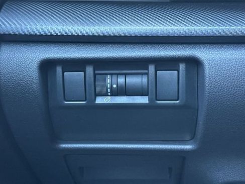 Used 2025 Subaru Crosstrek 2.5i Limited w/ Popular Package #4A image 31