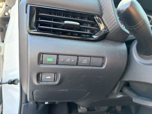 Used 2021 Nissan Sentra SV FWD image 19