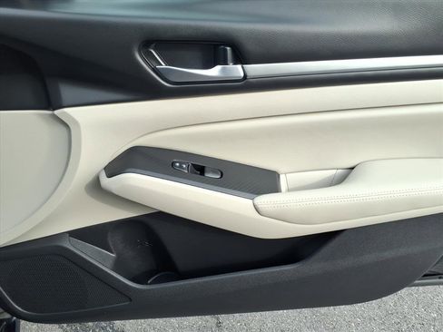 Used 2022 Nissan Altima 2.5 SV image 24