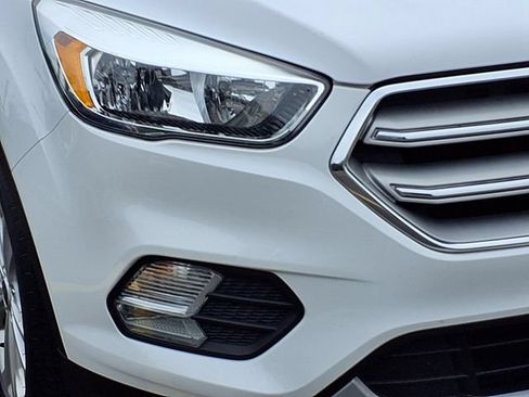 Used 2018 Ford Escape SE FWD image 29