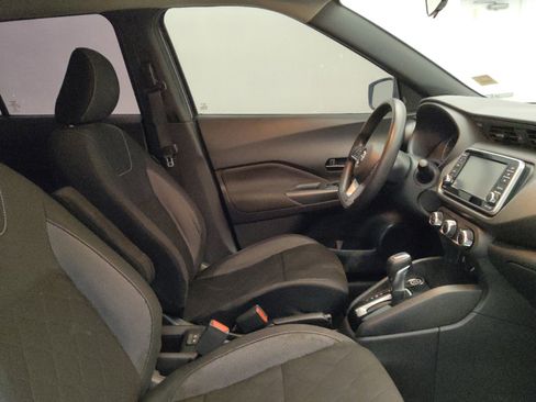 Used 2020 Nissan Kicks S image 21