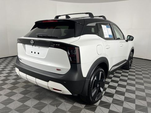 Used 2025 Nissan Kicks SR FWD image 8