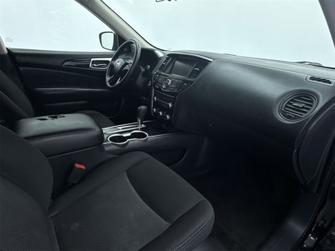 Used 2020 Nissan Pathfinder S image 16