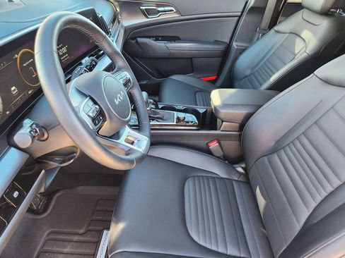 Used 2025 Kia Sportage SX image 12
