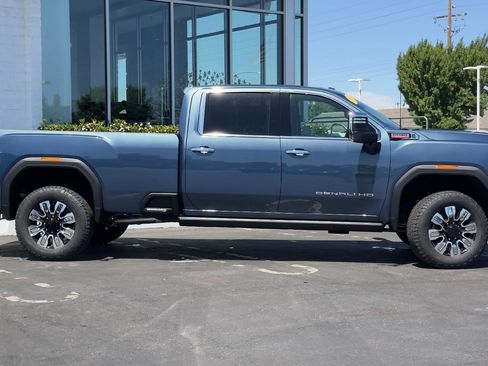 New 2026 GMC Sierra 3500 Denali w/ Denali Reserve Package AWD/4WD image 3
