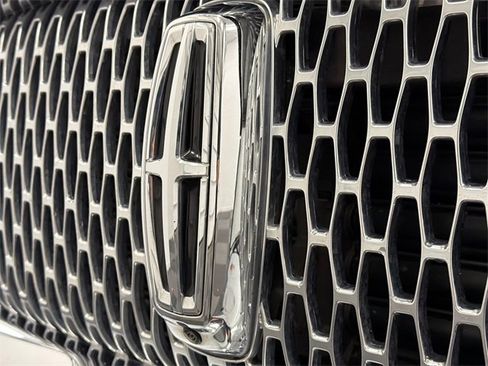 Used 2022 Lincoln Navigator L Reserve image 16