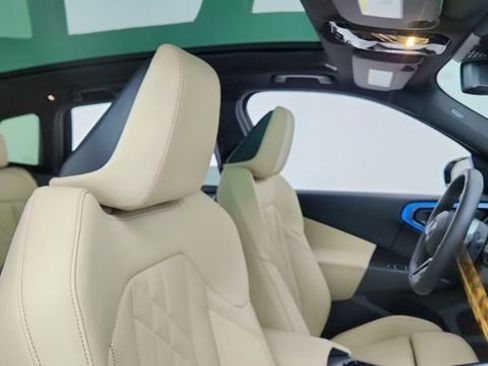 Used 2025 BMW X3 xDrive30i w/ Premium Package image 22