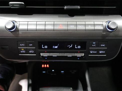Used 2024 Hyundai Kona SEL AWD/4WD image 30