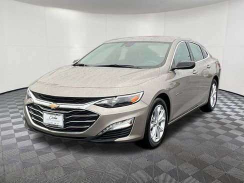 Used 2023 Chevrolet Malibu LT image 3