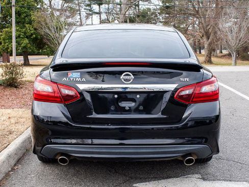 Used 2017 Nissan Altima 2.5 SR w/ Midnight Edition Package image 4