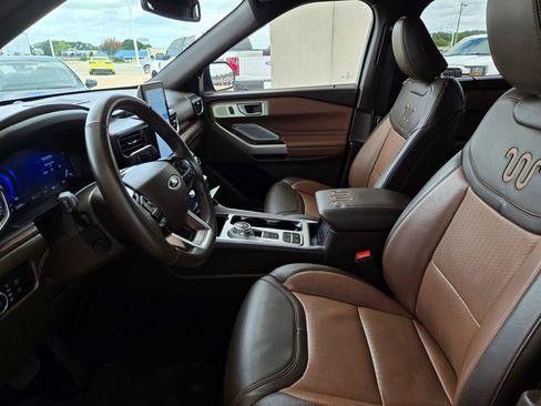 Used 2023 Ford Explorer King Ranch w/ Technology Package RWD image 9