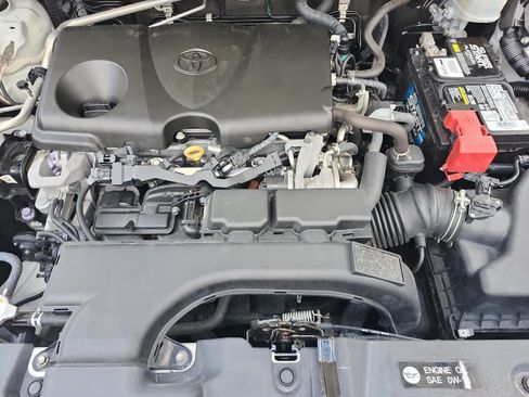 Used 2019 Toyota RAV4 XLE w/ Convenience Package FWD image 21