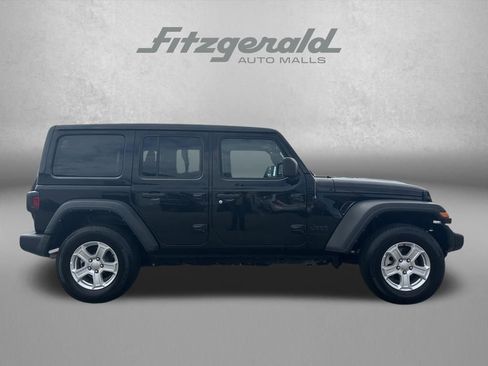 Used 2022 Jeep Wrangler Unlimited Sport w/ Sun And Sound Package AWD/4WD image 4