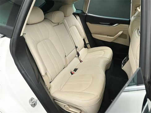 Used 2022 Maserati Levante Modena image 19