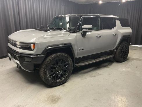 Used 2024 GMC Hummer EV 2X w/ LPO, Illumination Package AWD/4WD image 3