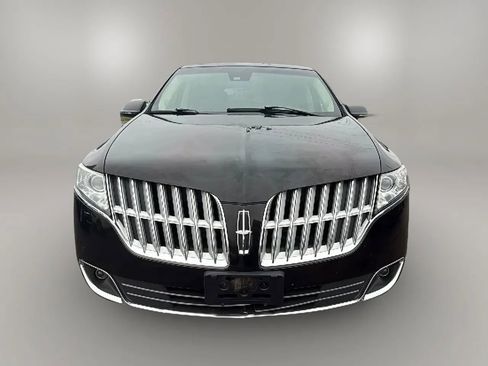 Used 2010 Lincoln MKT AWD image 8