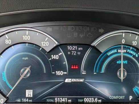 Used 2019 BMW 530e xDrive w/ Convenience Package AWD/4WD image 10