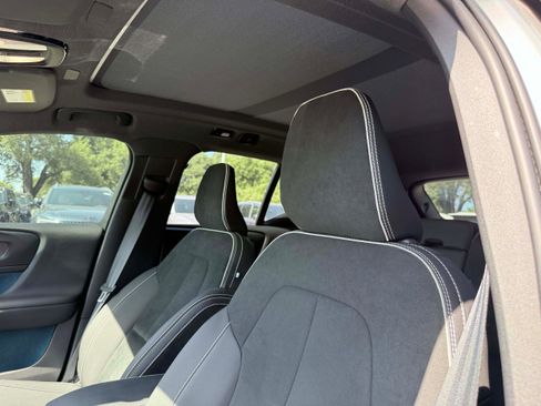 Certified 2023 Volvo XC40 Recharge Ultimate AWD/4WD image 12