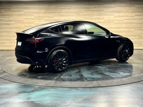 Used 2024 Tesla Model Y Performance AWD/4WD image 16