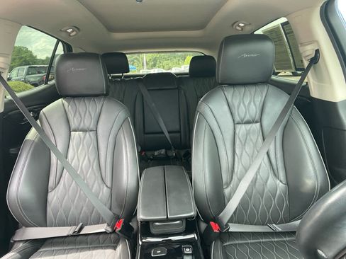 Used 2022 Buick Envision Avenir w/ Technology Package II FWD image 31