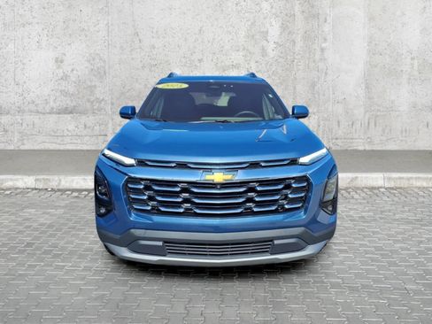 Used 2025 Chevrolet Equinox LT w/ Convenience Package II AWD/4WD image 3