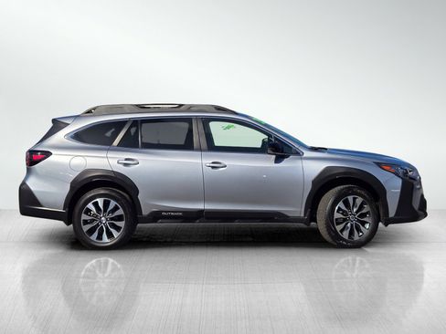 Used 2025 Subaru Outback Limited w/ Popular Package #2 AWD/4WD image 3